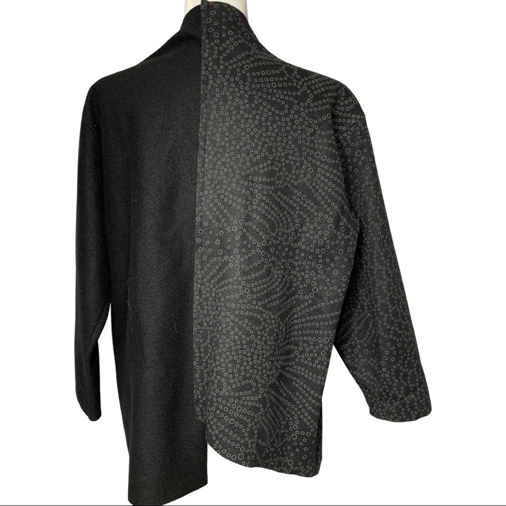 Xiaoyan Lin Asymmetrical Button Down Size M - image 2